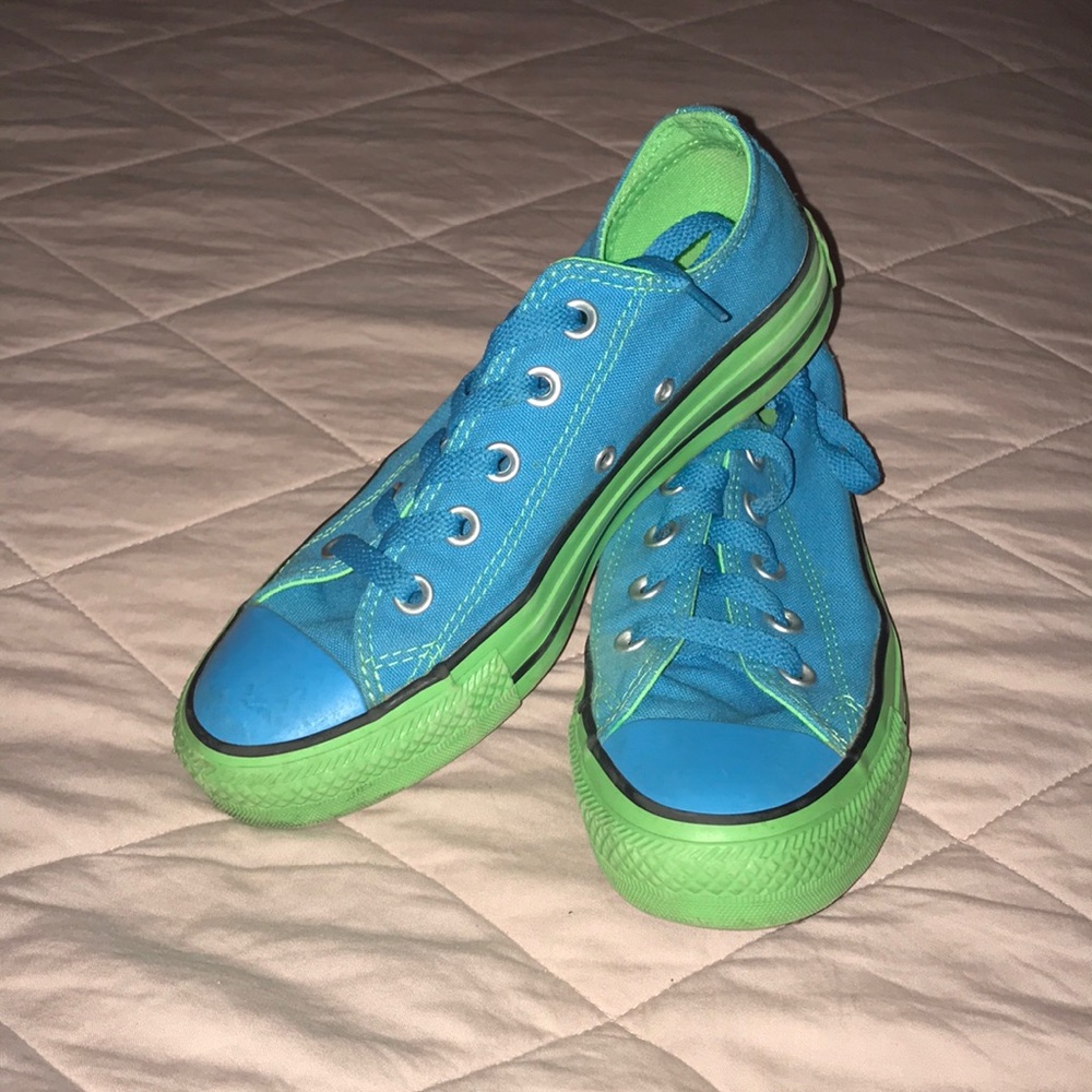 Mulicolored Converse!